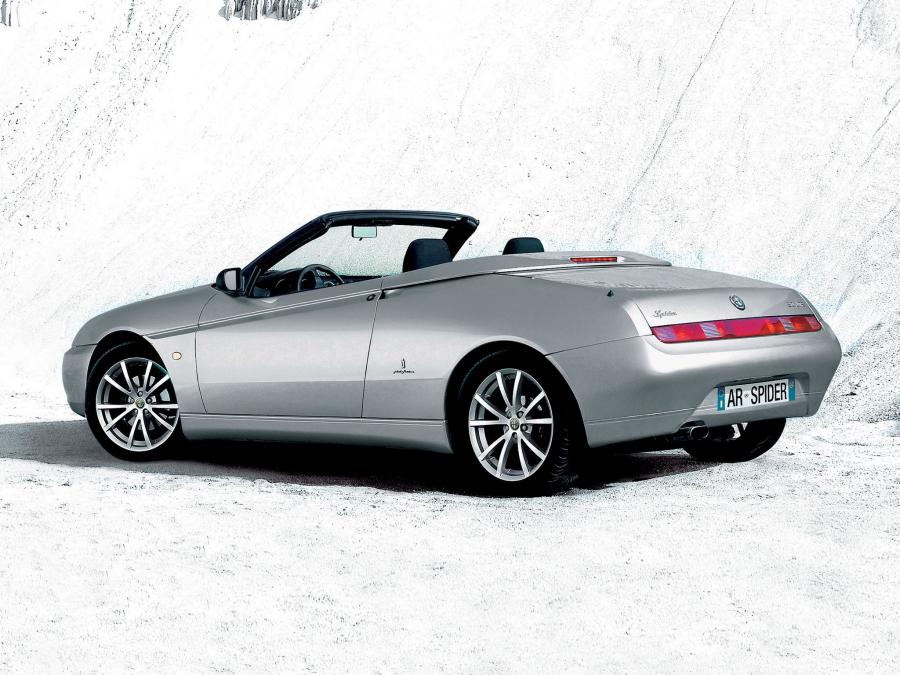  Alfa Romeo Spider Serie Speciale (916S) 2004 года  (фото 2 из 2)